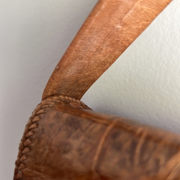 This Genuine alligator bag should be in your closet today! - Picture 4 of 5